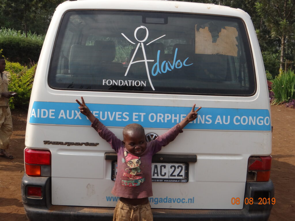 dank geven goede doelen stichting Adavoc dankjewel dankbaar bus vervoer fondation Adavoc