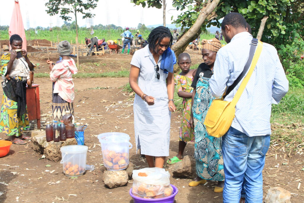 verkoop oliebollen handel ondernemer microkrediet verkoop stichting Adavoc Kavumu Oost-Congo DR Congo ontwikkelingshulp